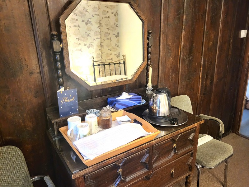 Bedroom teas and coffees